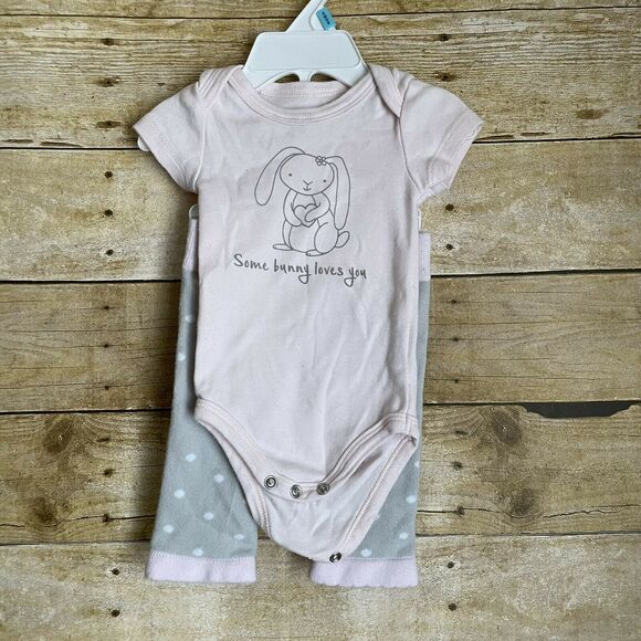 Izzy & Owie “Some Bunny Loves You” Pink Bodysuit & Legging Set - Size 0-6 Months - Picture 1 of 7